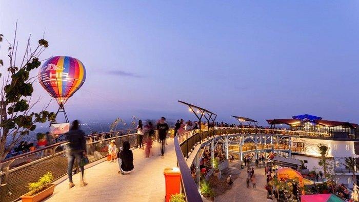 HeHa Sky View Gunungkidul, satu tempat wisata terbaik di Jogja untuk merayakan pesta kembang api.