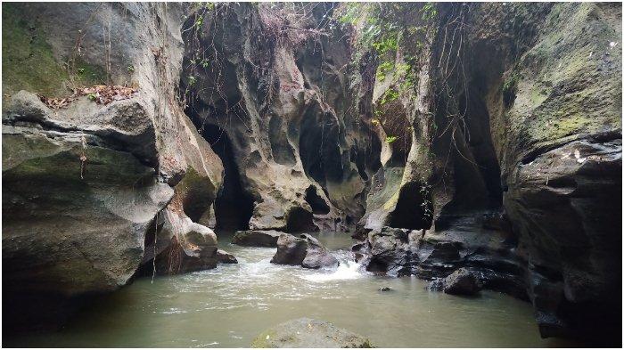 Hidden Canyon Beji Guwang Bali