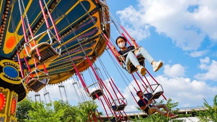 Wahana permainan menantang di Saloka Theme Park, tempat wisata ramah keluarga di Kecamtan Tuntang, Semarang, Jawa Tengah.