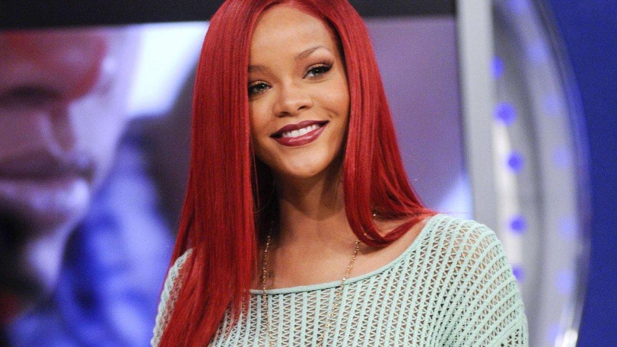 iPhone yang Dijatuhkan Rihanna, satu barang selebriti teraneh yang pernah dijual.