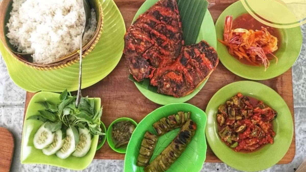 Ikan Bakar Jingkrak, kuliner malam di Bengkulu.