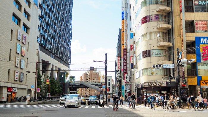 Ikebukuro Jepang, satu tempat wisata di Tokyo Jepang buat merayakan Valentine romantis bareng pasangan.