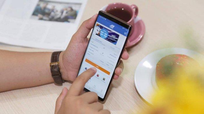 Ilustrasi memesan tiket kereta api pada masa angkutan Lebaran melalui aplikasi Access by KAI.