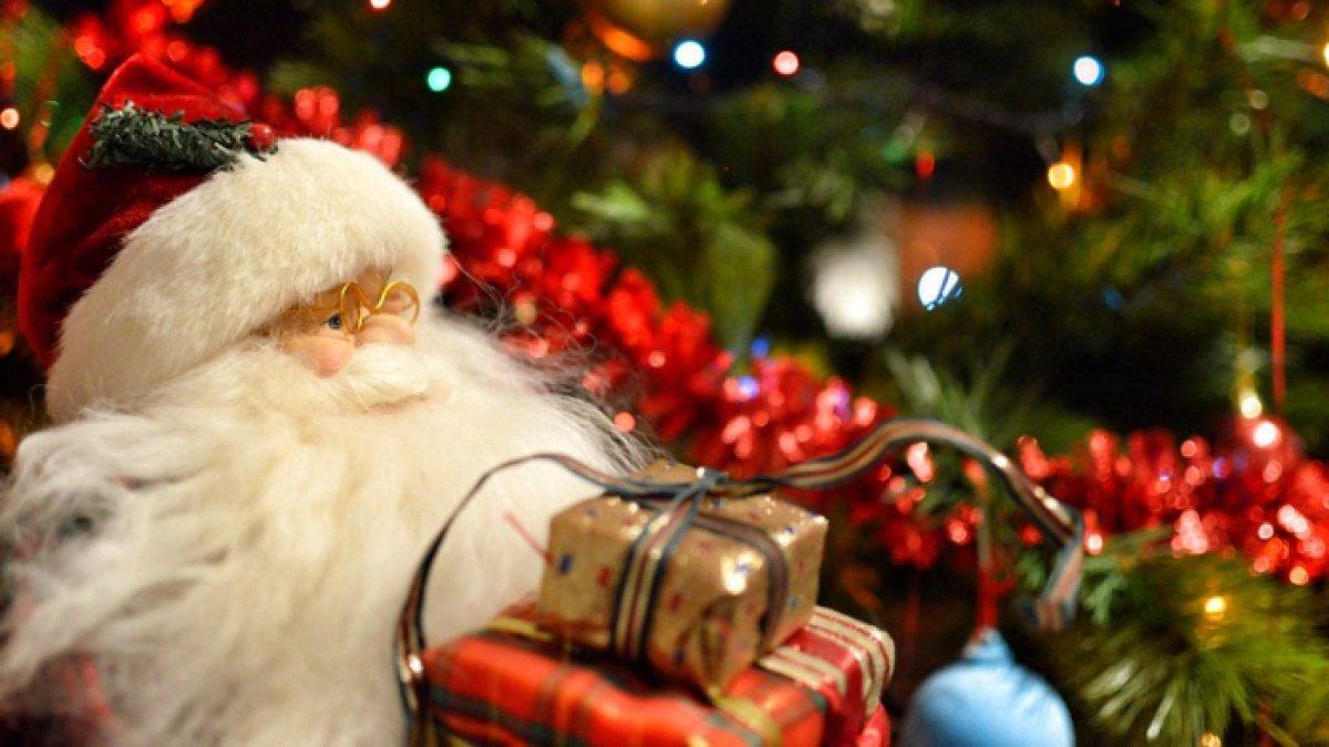 Ilustrasi asesoris Santa Claus atau Sinterklas yang jadi hiasan pohon Natal
