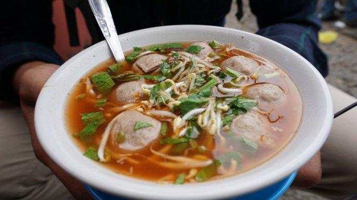 Ilustrasi bakso Wonogiri di Jakarta Selatan untuk makan siang enak.