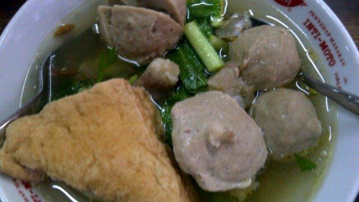 Ilustrasi bakso Malang untuk makan siang enak.