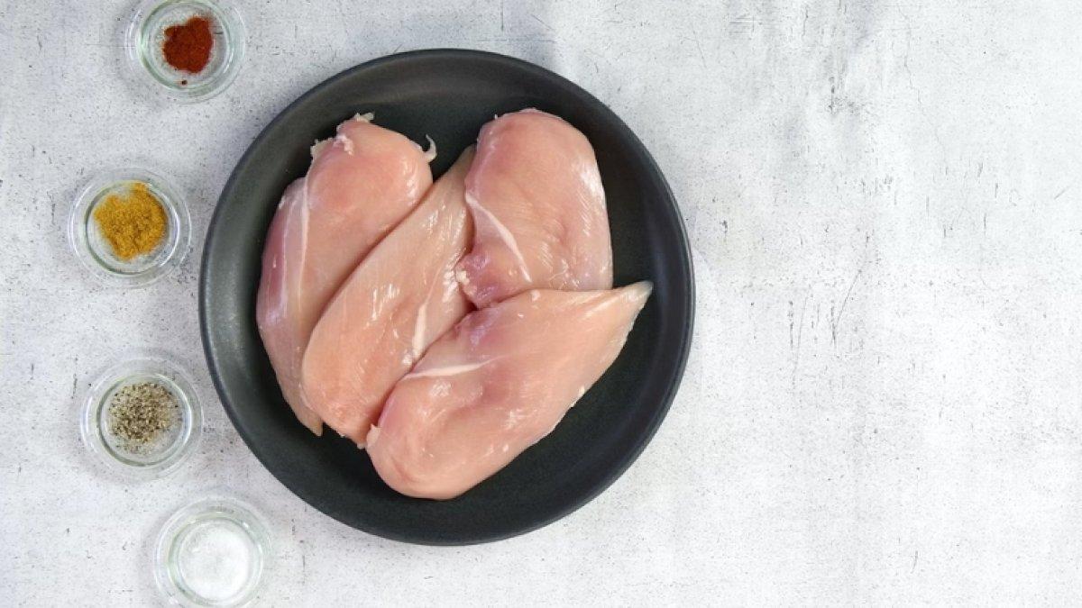 Ilustrasi dada ayam fillet