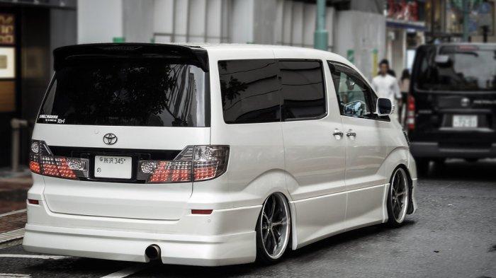 Ilustrasi mobil mewah, Toyota Alphard