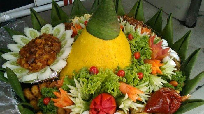 Ilustrasi nasi tumpeng kuning.