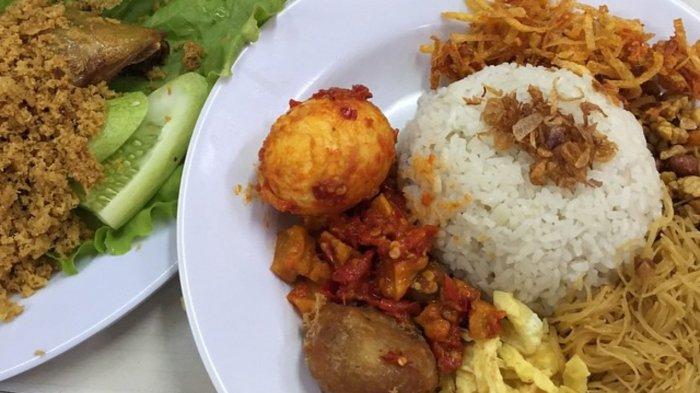 Ilustrasi nasi uduk untuk menu makan siang enak.