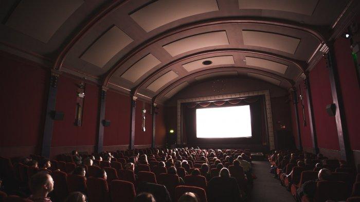 Ilustrasi nonton di bioskop