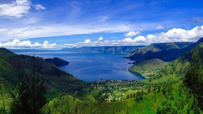Pemandangan indah Danau Toba yang menakjubkan.