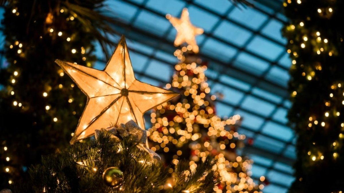 Ilustrasi pohon Natal.