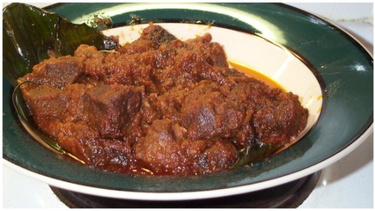 Ilustrasi rendang daging sapi.