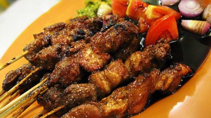 Ilustrasi sate kambing untuk menu makan malam enak.