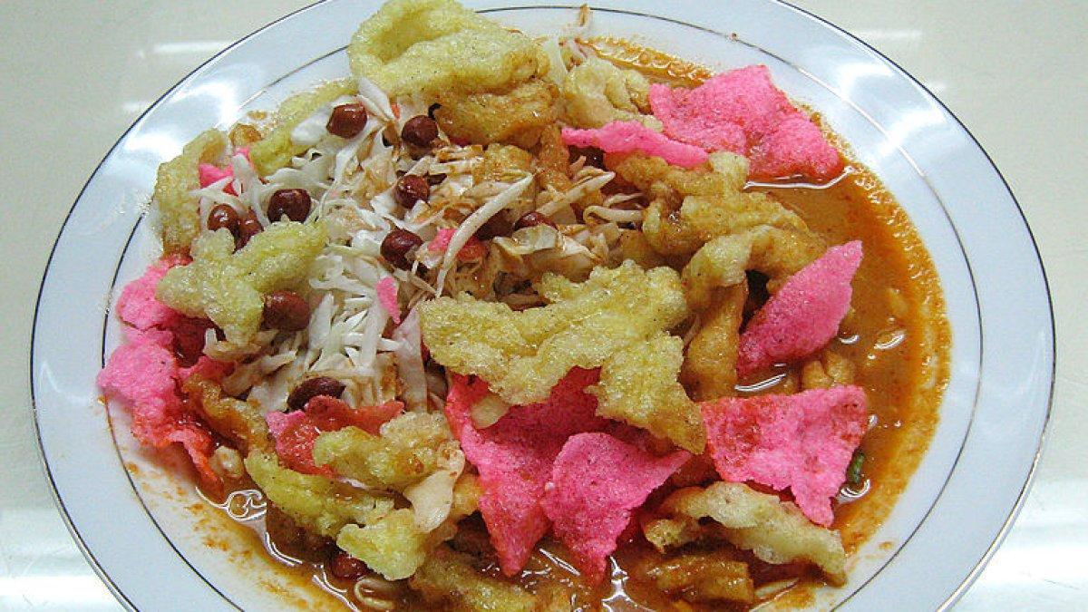 Ilustrasi seporsi asinan Betawi.