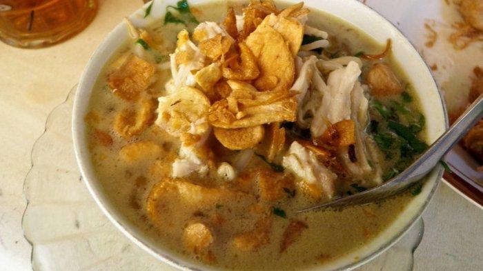 Ilustrasi soto ayam buat menu makan siang.