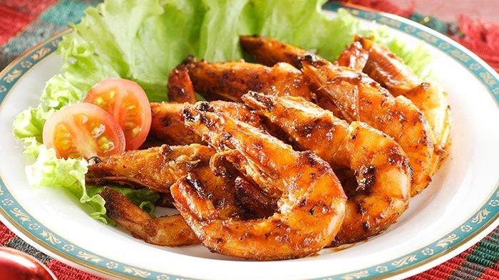 Ilustrasi udang bakar untuk lauk makan siang enak di Lumajang, Jawa Timur.