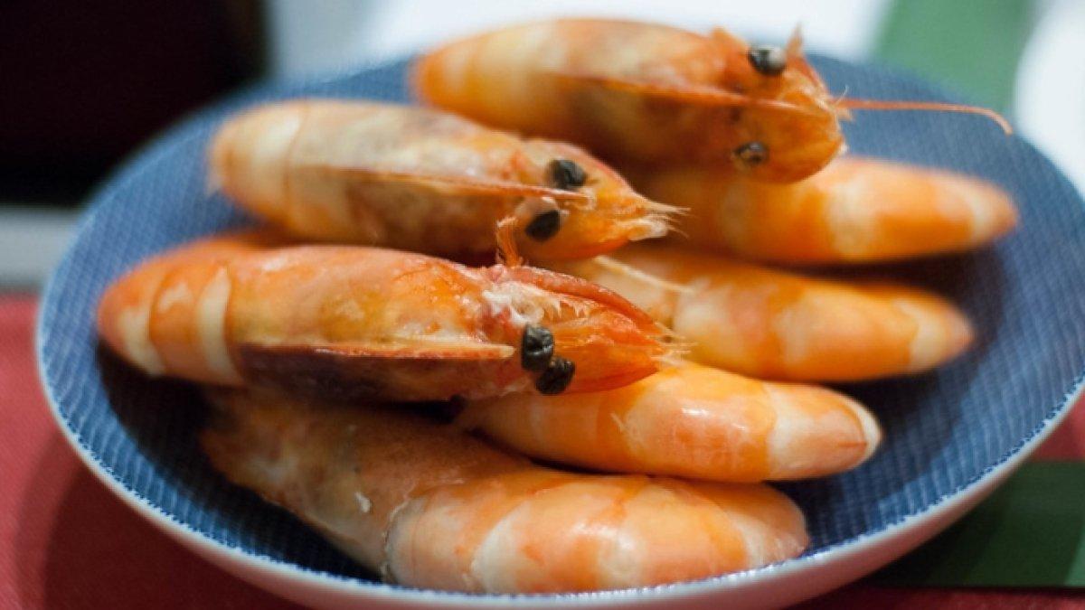 Udang, satu makanan khas Imlek yang dipercaya membawa keberuntungan.