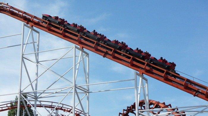 Ilustrasi wahana roller coaster.