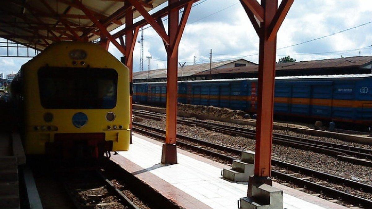 Jadwal keberangkatan KA Prameks dari Stasiun Yogyakarta ke Stasiun Kutoarjo PP.