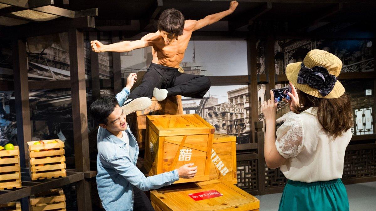 Jelajahi Madame Tussauds Singapore, satu tempat wisata terbaik di Sentosa Singapura untuk liburan akhir tahun 2023.