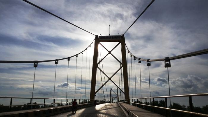 Jembatan Barito.
