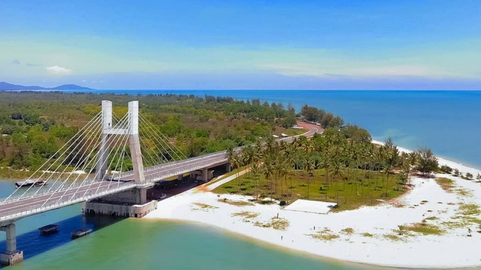 Jembatan Emas, Pangkalpinang, Bangka Belitung.