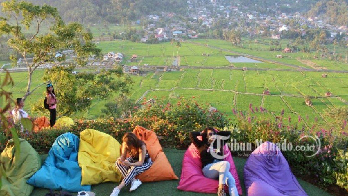Puncak Kai' Santi yang berada di Kelurahan Woloan Dua, Kecamatan Tomohon Barat, Kota Tomohon, Sulut. Lokasi ini bisa menjadi pilihan vacation Anda ketika Wisata Manado. Tempat wisata di Sulawesi Utara yang dekat hotel dan tempat sewa motor.