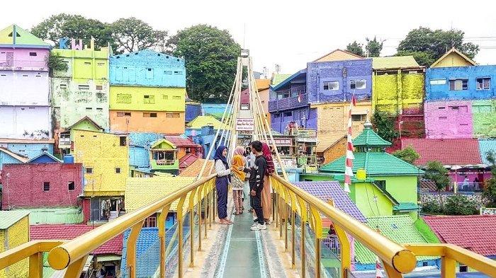 Kampung Warna-Warni Jodipan, Malang, Jawa Timur.
