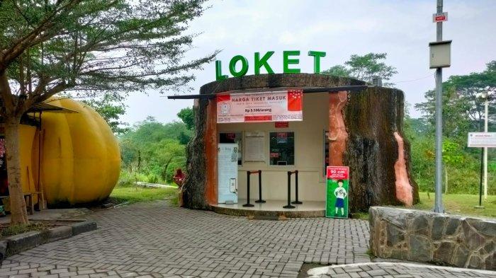 Loket Tiket Kebun Raya Indrokilo Boyolali, Jawa Tengah, Sabtu (16/7/2022).