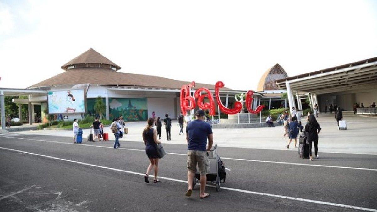 Kedatangan penumpang di Bandara Internasional I Gusti Ngurah Rai Bali. Sejumlah maskapai diketahui menawarkan tiket pesawat murah Jakarta-Bali untuk liburan sekolah.