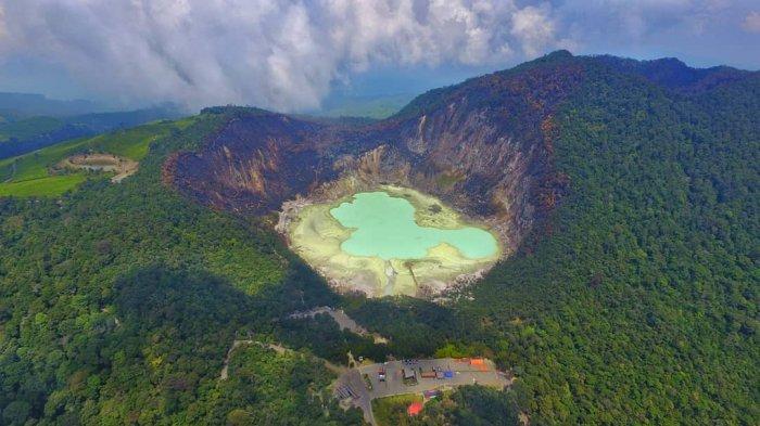 Keindahan Kawah Putih dari kejauhan