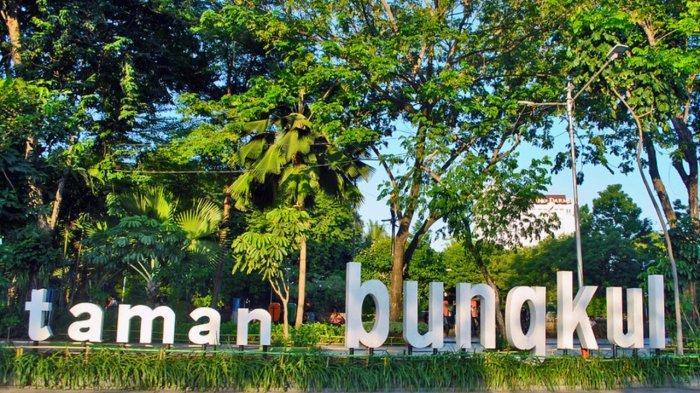 Keindahan Taman Bungkul Surabaya