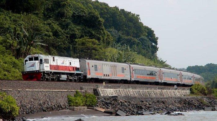 Kereta Api Kertajaya.
