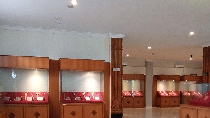 Koleksi keris Nusantara tersimpan rapi di Museum Keris Solo, Rabu (3/11/2021). Mulai 1 Januari 2024, Museum Keris menerapkan harga tiket masuk terbaru untuk wisatawan lokal maupun mancanegara.