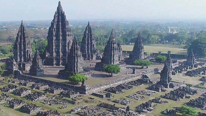 Komplek wisata Candi Prambanan