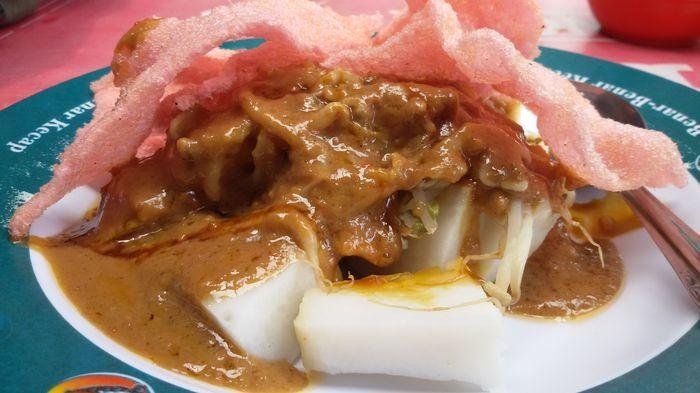 Kupat Tahu Gempol, satu kuliner legendaris di Bandung, jawa Barat.