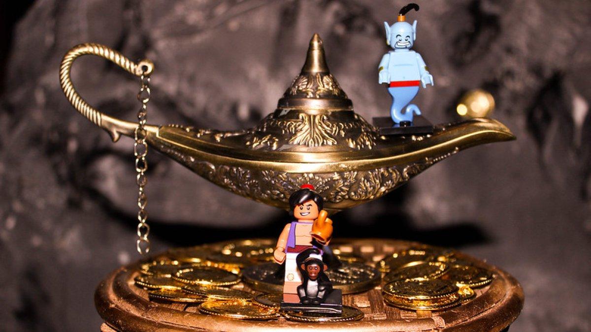 Lampu jin ajaib yang ada dalam animasi kartun Disney Aladdin.