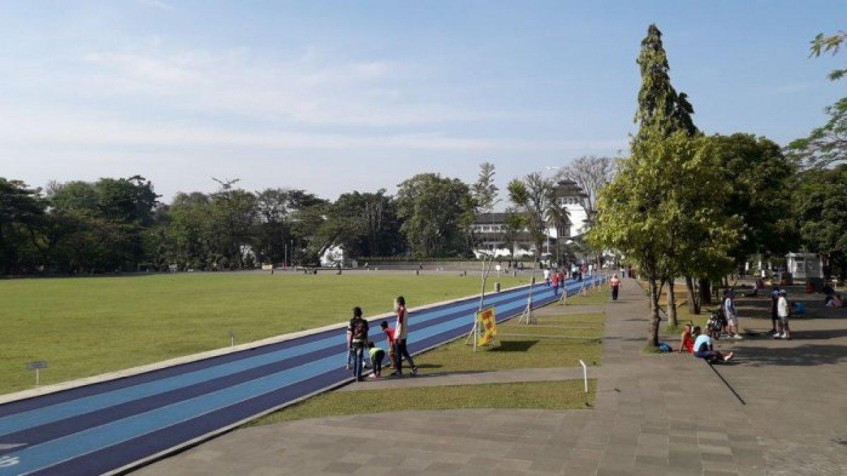 Lapangan Gasibu, satu tempat wisata gratis di Bandung Jawa Barat.