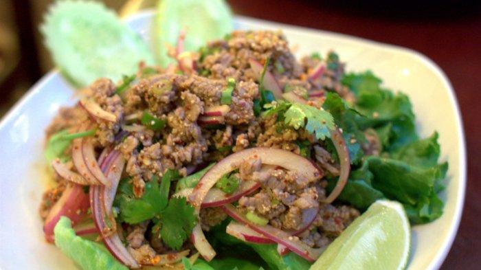 Larb, satu salad enak di Thailand yang cocok buat diet.