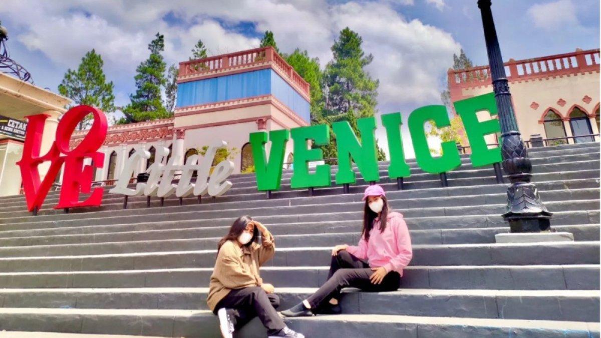 Little Venice Cianjur, tempat wisata hits yang bertabur spot foto instagenic. 