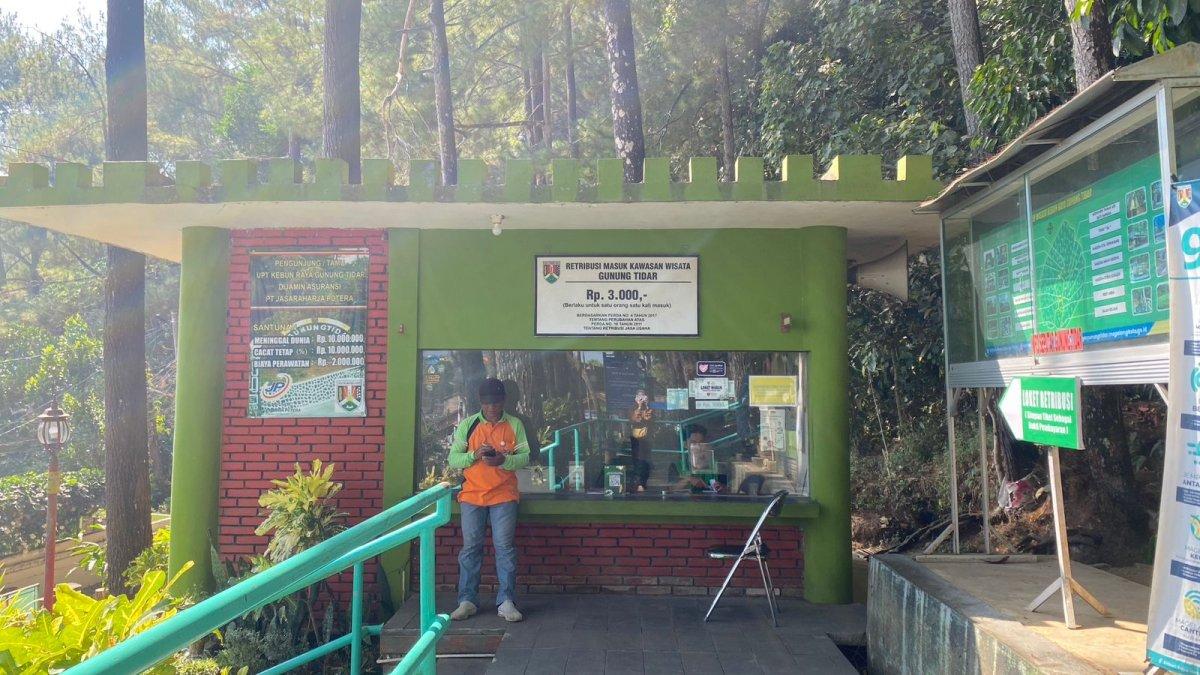 Loket masuk Kebun Raya Gunung Tidar, Magelang, Jawa Tengah, Sabtu (30/9/2023).