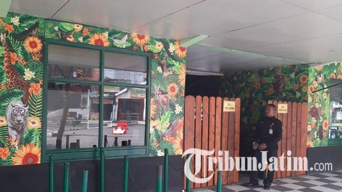 Loket Masuk Kebun Binatang Surabaya sambut pengunjung, pada Jumat,(14/12/2018).