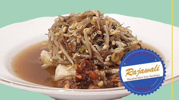 Lontong Balap Rajawali, satu tempat makan di Surabaya, Jawa Timur.
