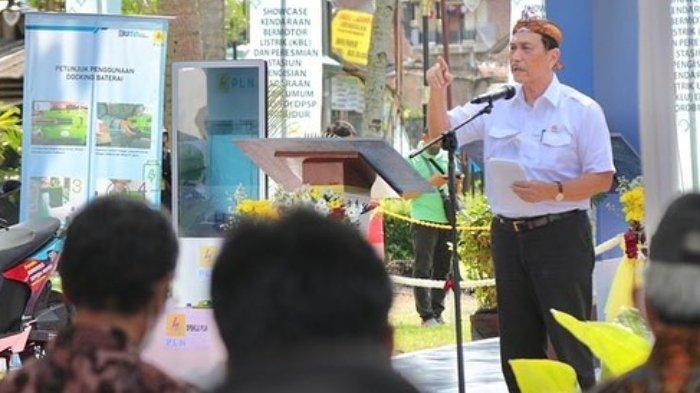 Luhut Binsar Pandjaitan dalam kunjungan ke Candi Borobudur pada Sabtu (4/6/2022).