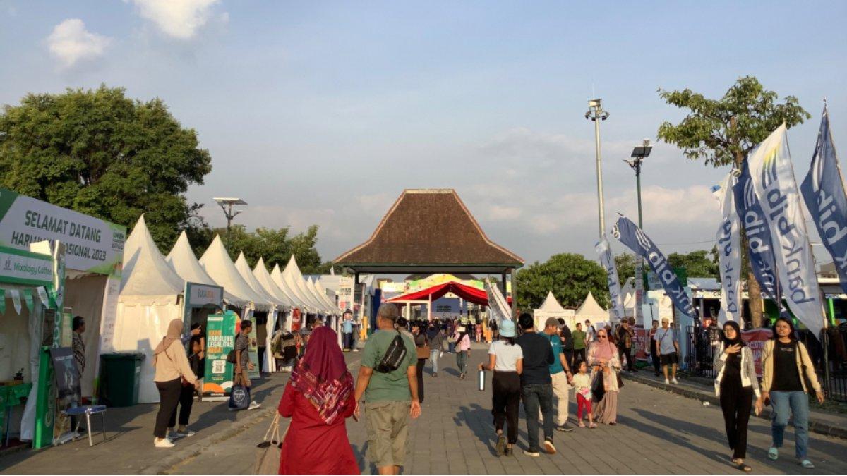 UMKM Expo 2023 hari terakhir akan ditutup dengan penampilan Lyodra di Pura Mangkunegaran, Solo, Jawa Tengah, Minggu (13/8/2023).