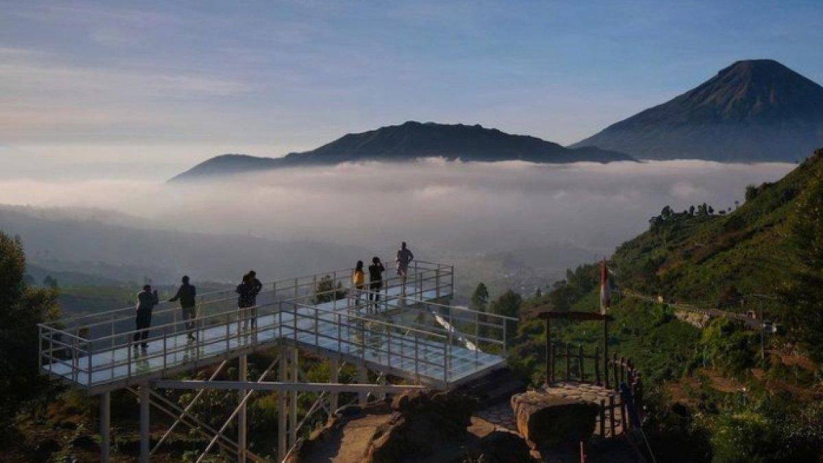 Pemandangan bak negeri di atas awan di Maha Sky Batu Angkruk, tempat wisata di Dieng Wonosobo yang lagi hits.