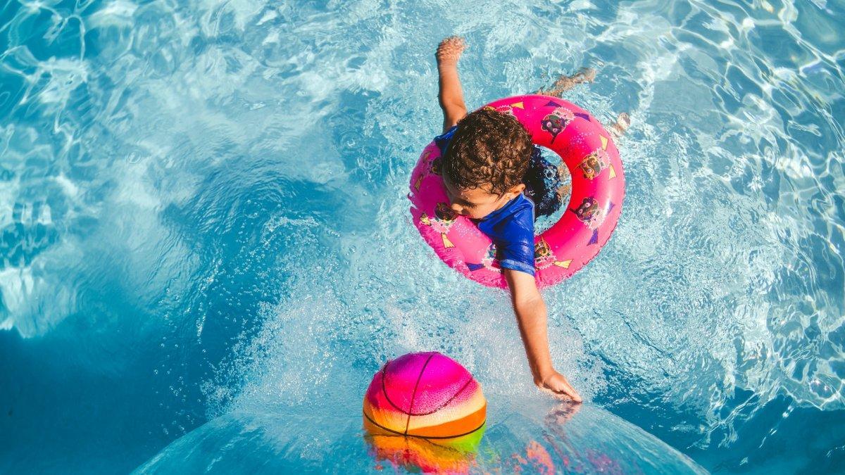Ilustrasi bermain di waterpark