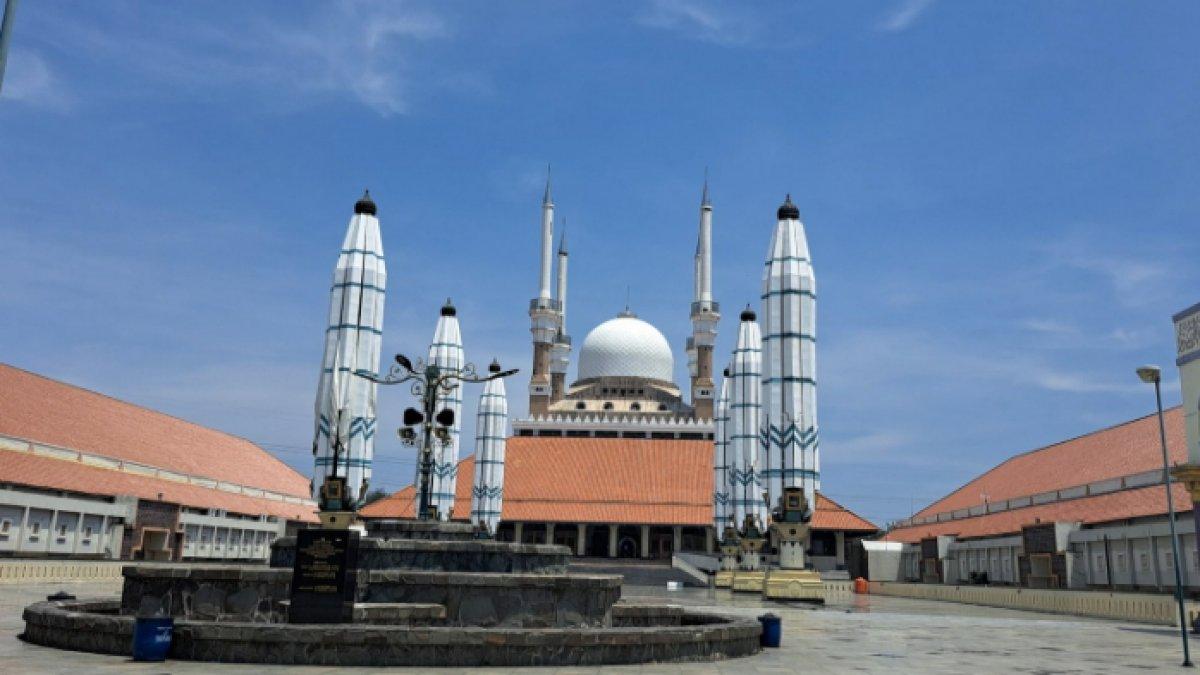 Masjid Agung Jawa Tengah, tempat wisata religi di Semarang.